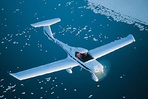 The ice breakup over Lake Huron makes for a dramatic flight setting. Courtesy of Diamond Aircraft Industries.