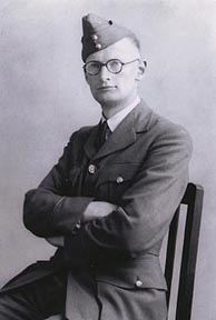 The brilliant Clarke at 28. Courtesy of Sir Arthur C. Clarke, 1943. 