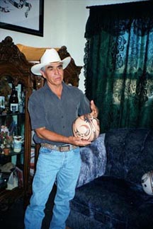 Juan Quezada rediscovered ancient pottery-making techniques and became world famous. Copyright: Kathryn Means. 
