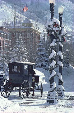 Aspen combines its skiers paradise with a charming old town core. Copyright: Norm Clasen.