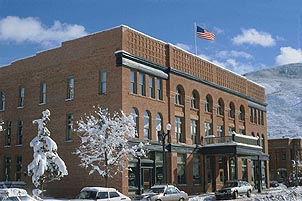 The historic Hotel Jerome on Main Street in downtown Aspen. Copyright: Franz Berko. 