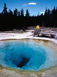 The interspectacular Morning Glory pool. Copyright: Courtesy of the U.S. National Park Service.