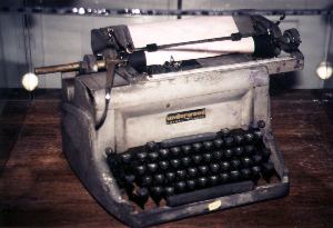 Hemingway's typewriter. Copyright: Victoria Brooks.