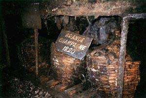 GE-Cognac in demijohns. Copyright: E. Lisa Moses.